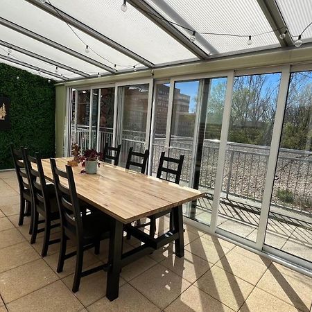 Lake Apartment, 2X Free Garage, 10 Mins To Centre Bratislava Ngoại thất bức ảnh