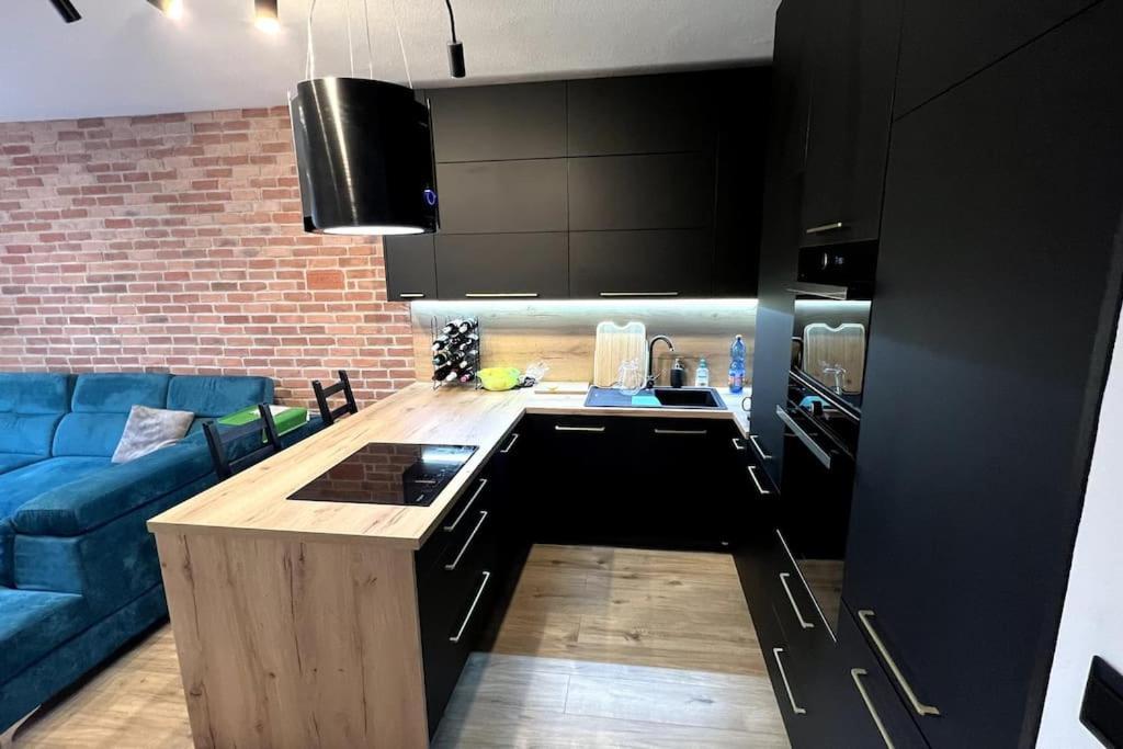 Lake Apartment, 2X Free Garage, 10 Mins To Centre Bratislava Ngoại thất bức ảnh