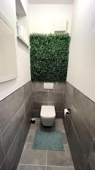 Lake Apartment, 2X Free Garage, 10 Mins To Centre Bratislava Ngoại thất bức ảnh