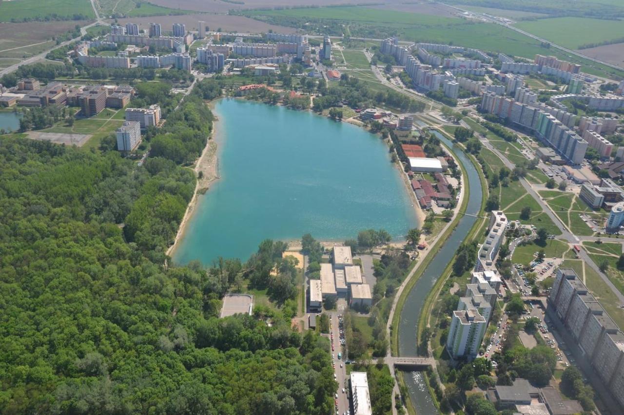 Lake Apartment, 2X Free Garage, 10 Mins To Centre Bratislava Ngoại thất bức ảnh